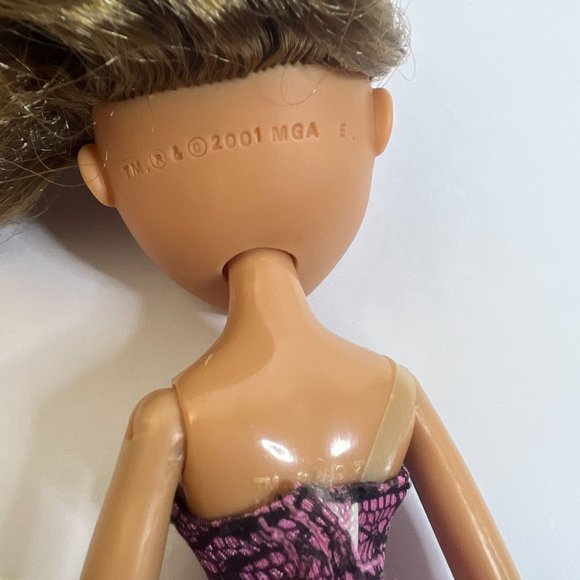 Vintage 2001 Bratz Yasmin Doll Long Brown Hair Hazel Eyes - Picture 12 of 12